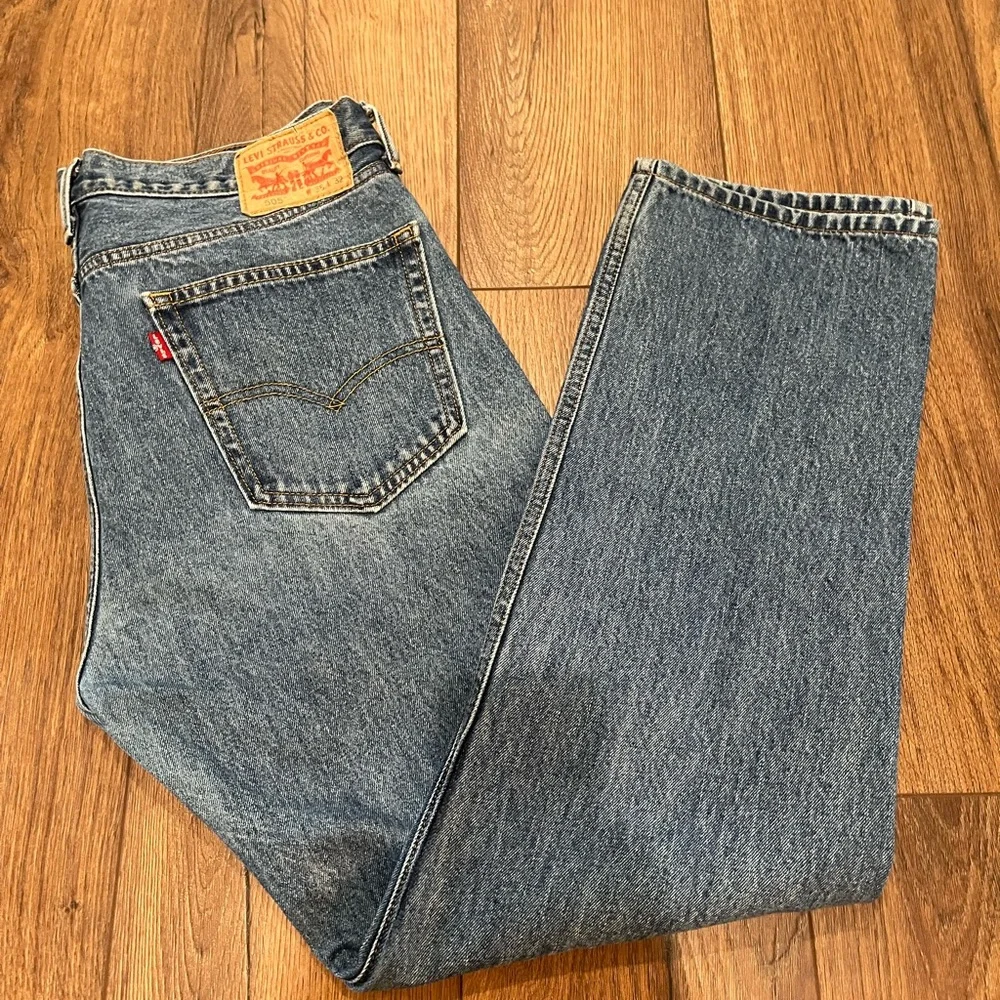 Levi’s 505 Orginal Straight Leg Regular Men’s Jeans 36x32 Medium Wash